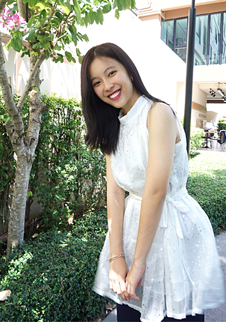 Gorgeous profiles pictures: Parinda, Asian member seeking romantic companionship
